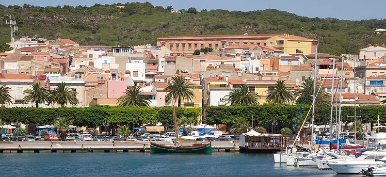Porto di Carloforte con barche, Isola di San Pietro Sardegna